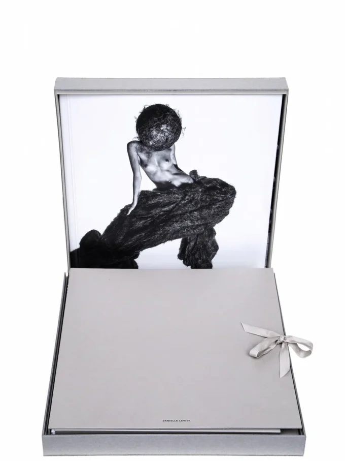 RICK OWENS – BOOKS RV18S0001-100 RICK OWENS – BOOKS RV18S0001-100